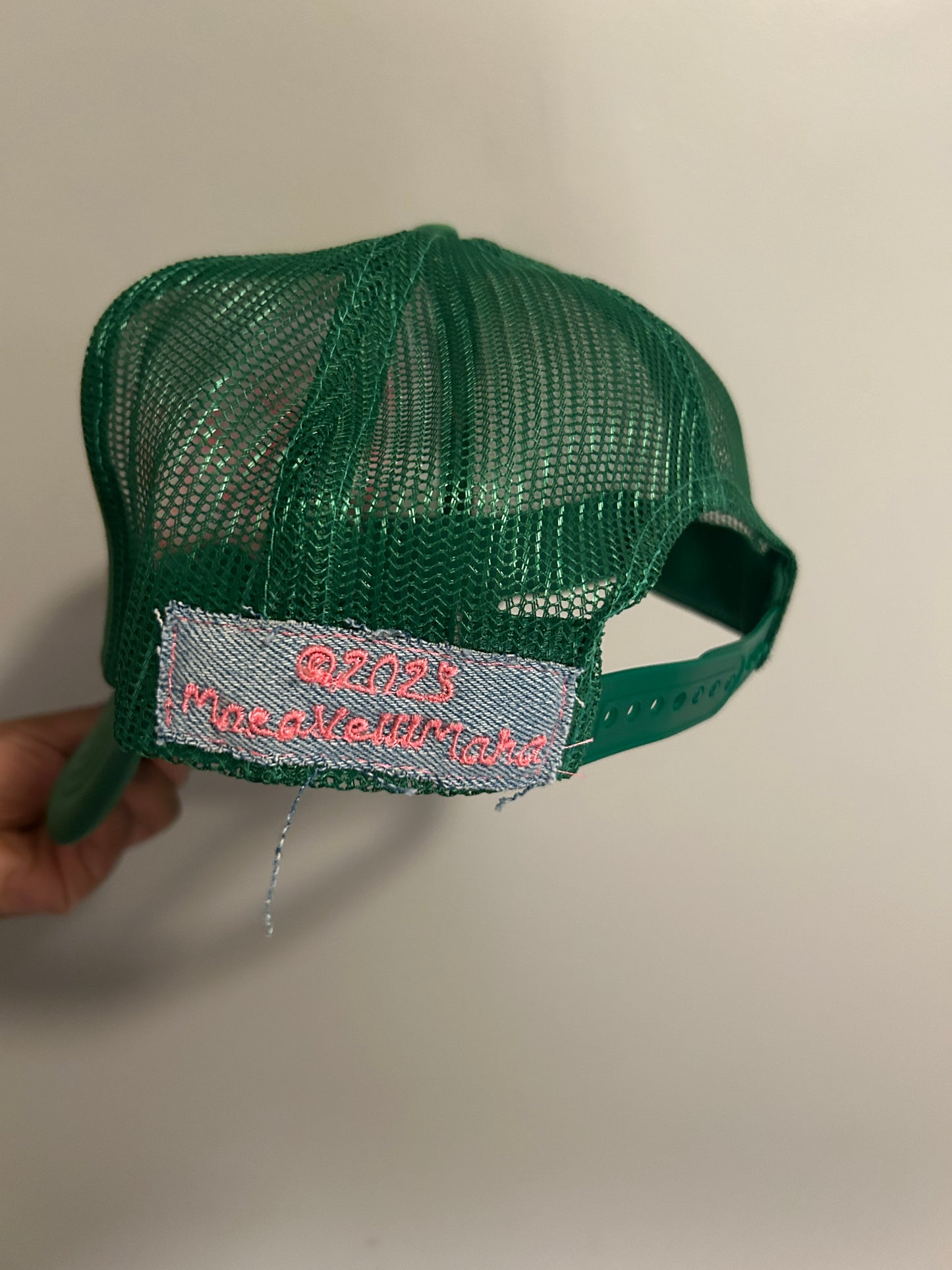 Mocasaic “Cosmo&Wanda” Trucker